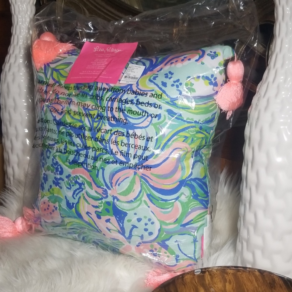 1 pillow - Picture 4 of 4